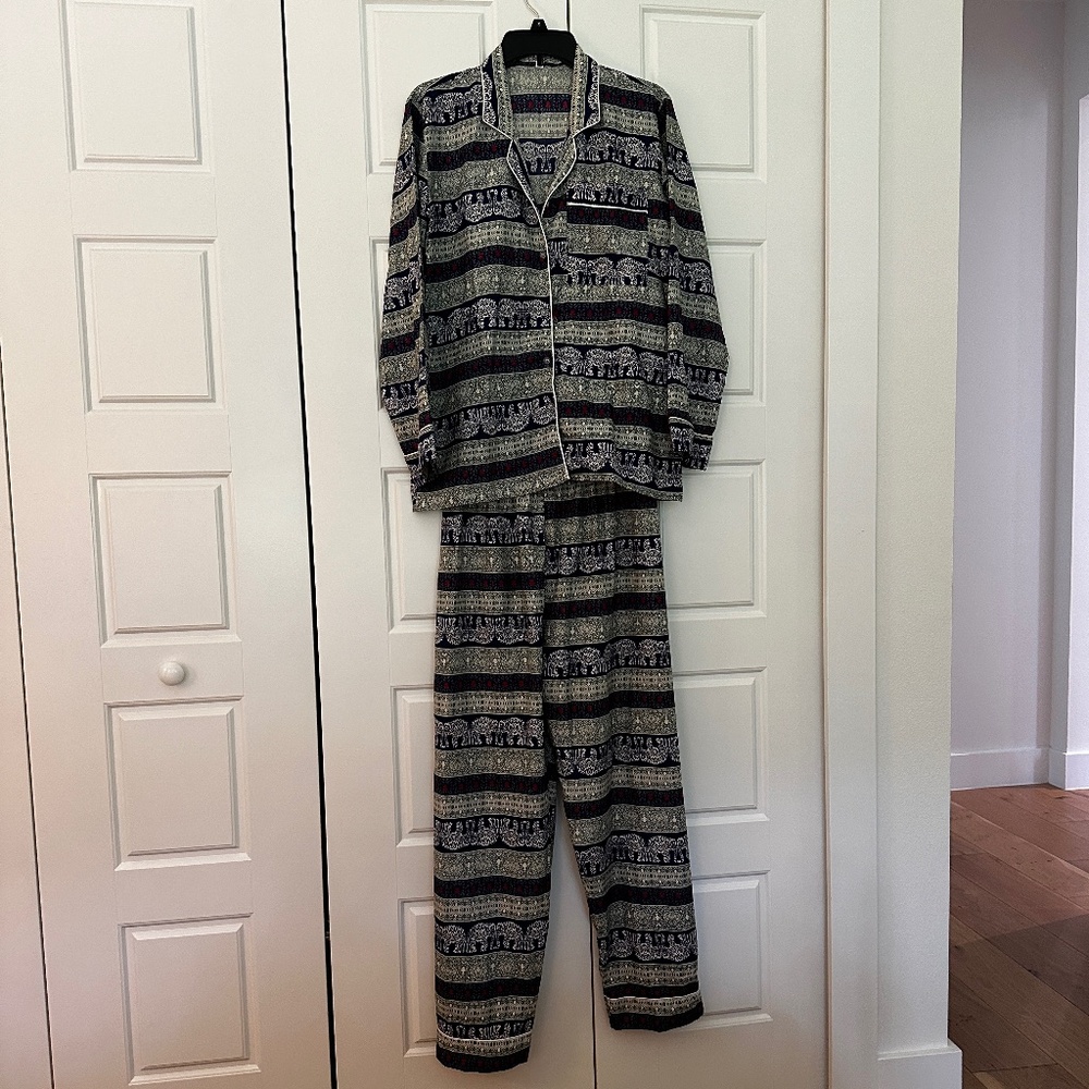 Silk Pajamas from India - Elephant Print NWOT includes travel pouch, S